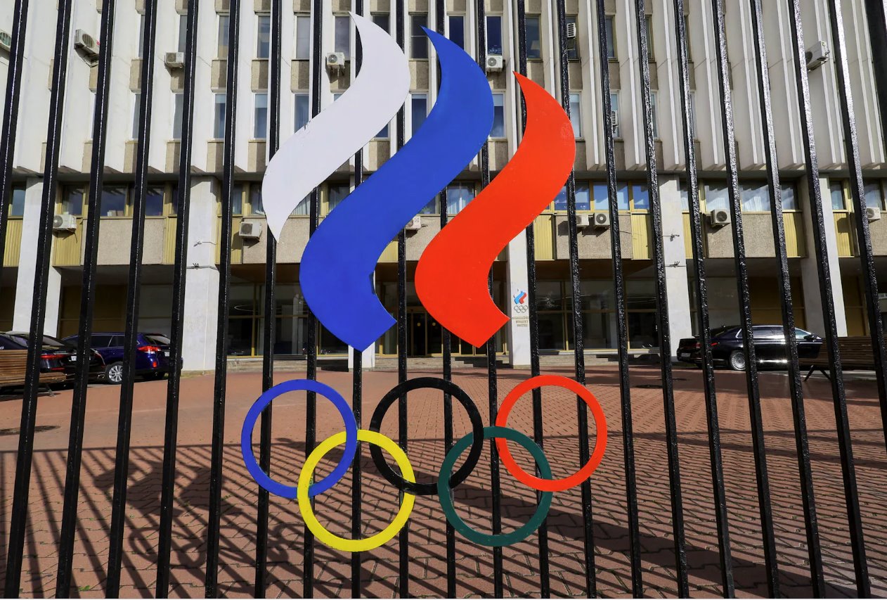 2023年10月13日，透过栅栏看到位于俄罗斯莫斯科的俄罗斯奥委会总部。
