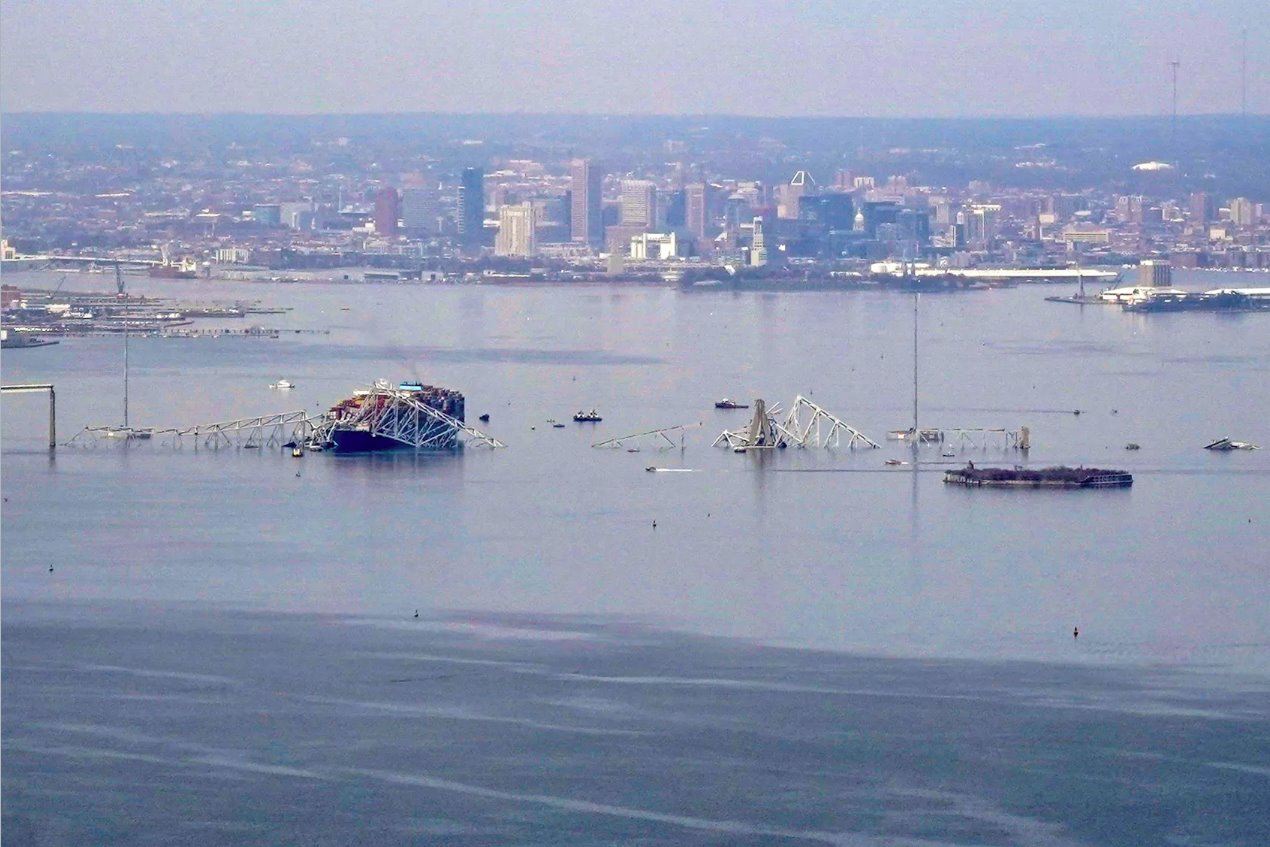 2024年3月26日，美国马里兰州巴尔的摩，Dali货船撞上弗朗西斯·斯科特基大桥并导致其倒塌。