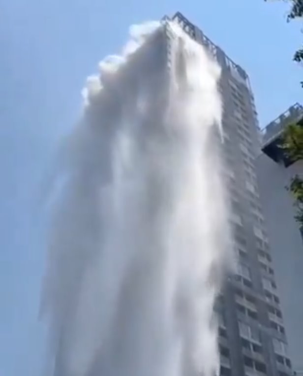 缅甸强震大厦泳池水飞溅
