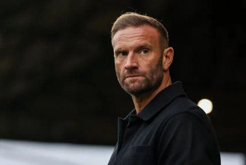 英甲布莱克浦任命前博尔顿主帅埃瓦特为主教练