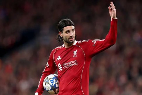 利物浦中场球员索博斯莱