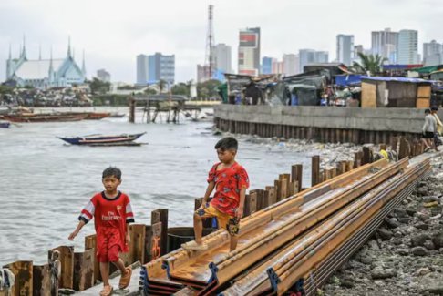 菲律宾台风凤凰登陆超过100万人撤离