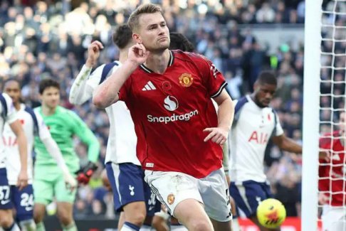 尔南德斯之后球迷们都在讨论曼联队长