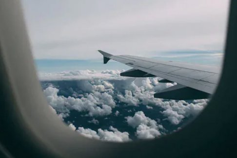 加沙人称他们为飞往南非的航班支付了每个座位200