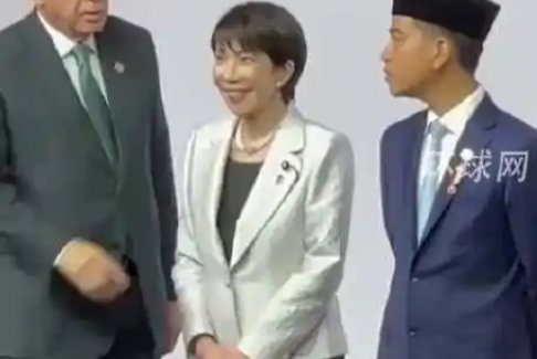 G20大合照高市早苗夹缝中尴尬陪笑