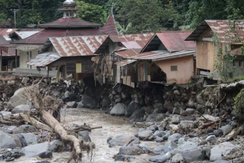 印尼洪灾致174人死亡42人失踪