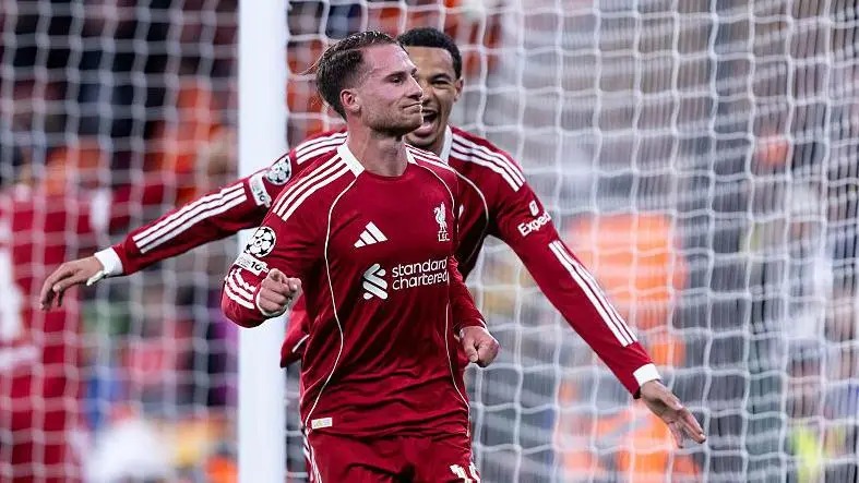 利物浦球员阿莱克西斯·麦卡利斯特打入球队首球后庆祝