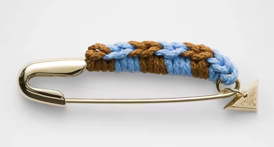 Prada售价1200美元的别针 直邮8552元