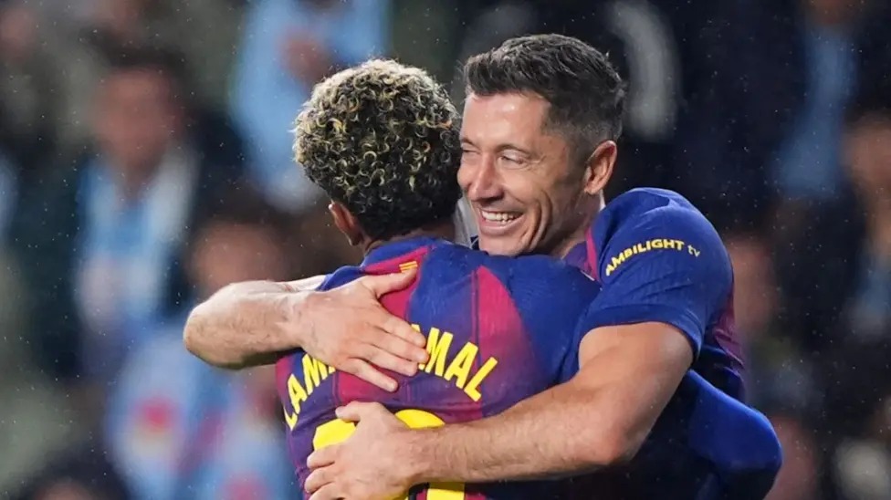 37岁的莱万多夫斯基上演了三个西甲帽子戏法