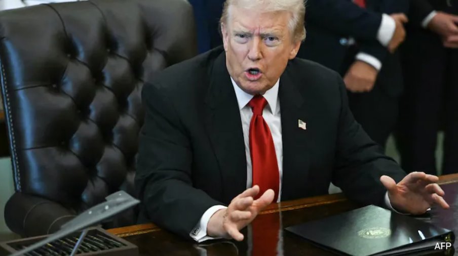 “反对关税的人们都是傻瓜”:特朗普承诺向美国人发放2000美元“红利”