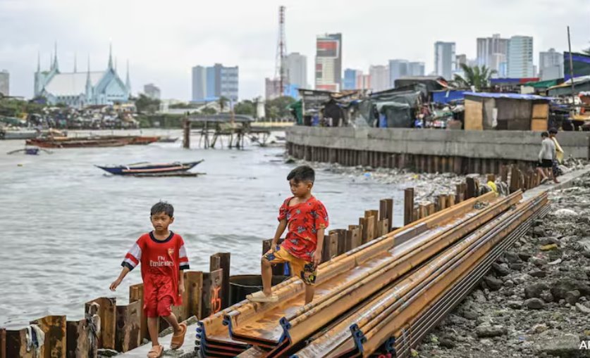 台风“凤凰”在菲律宾登陆,超过100万人撤离