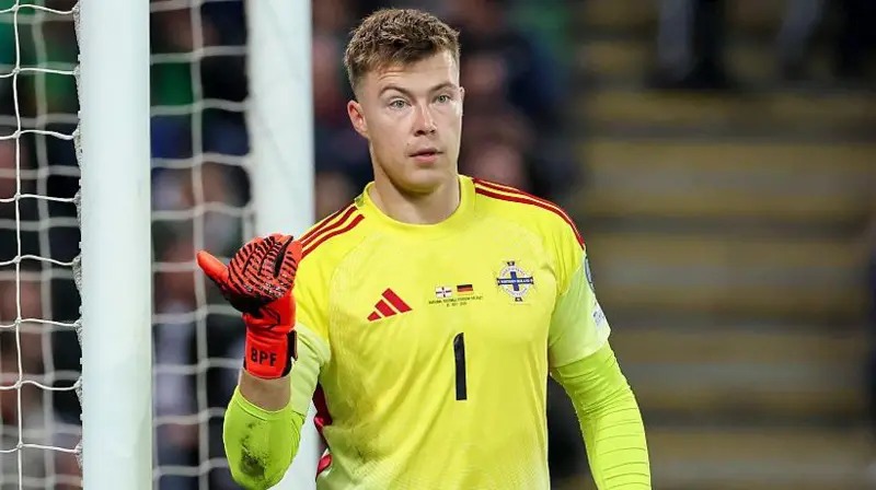 门将贝利·皮科克-法雷尔从布莱克浦租借而来已经代表北爱尔兰出场52次