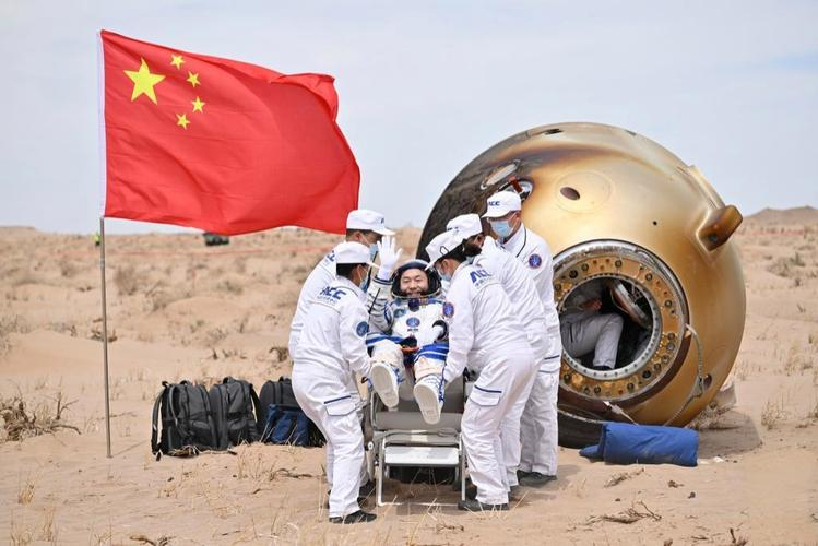 返回舱成功着陆 神二十乘组状态良好