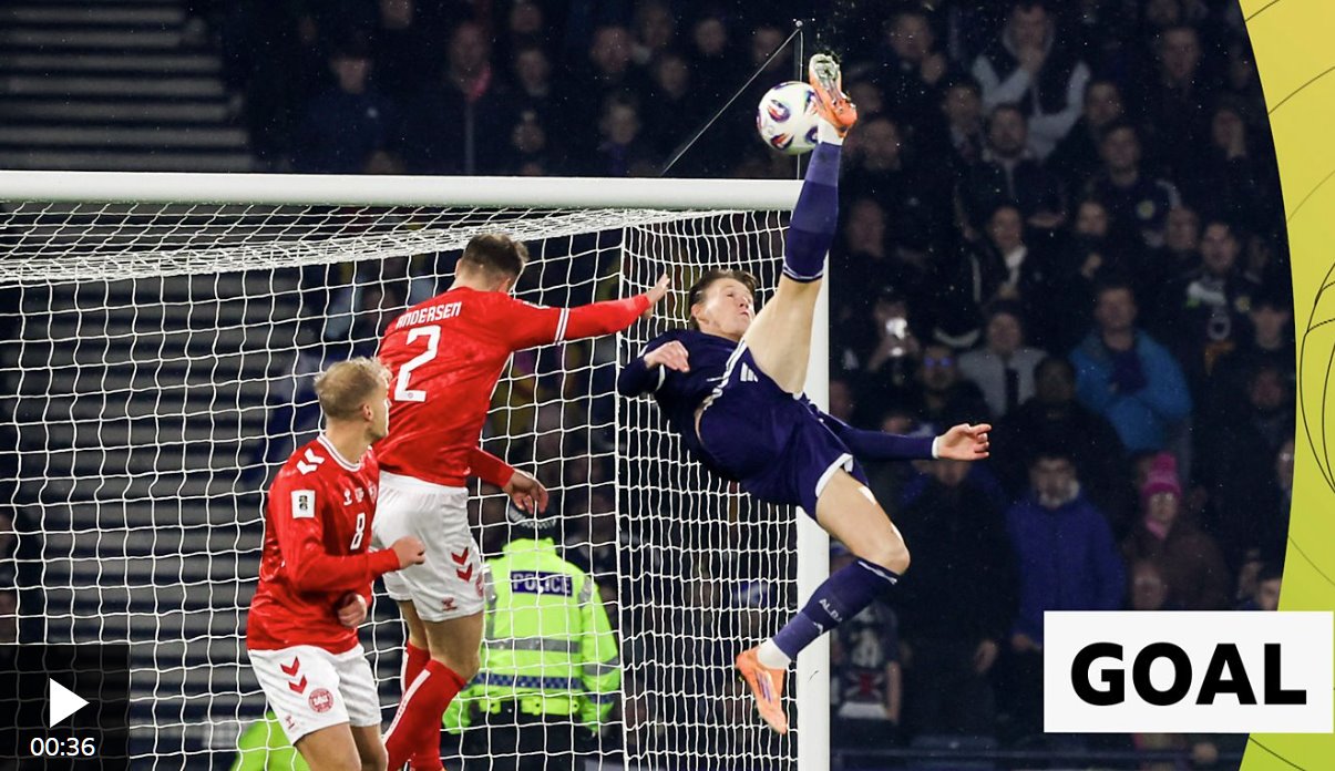 观看麦克托米奈为苏格兰队打入的精彩绝伦的杂技进球