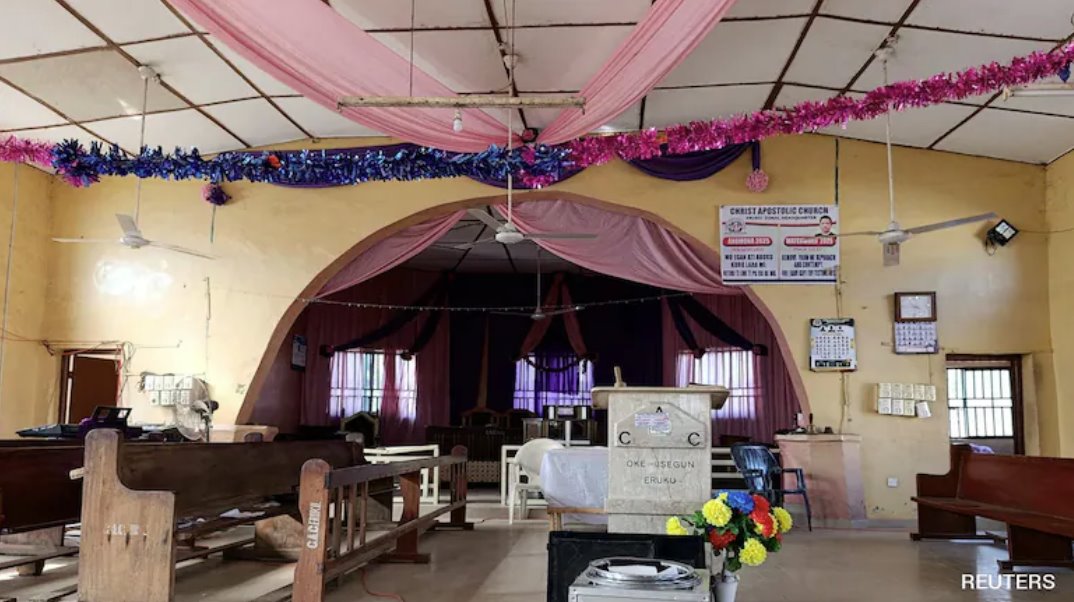 尼日利亚一所学校发生第二起绑架事件,300多名学生和教师被绑架。