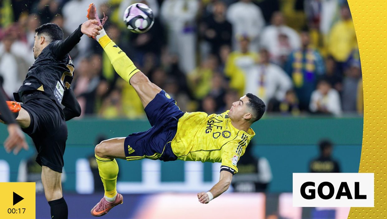 C罗精彩的倒钩射门