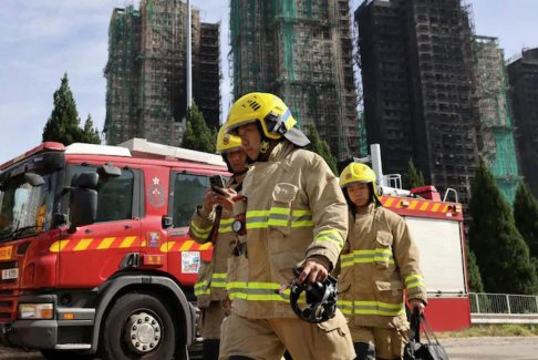 香港火灾死亡人数升至146人 竹脚手架是致命原因