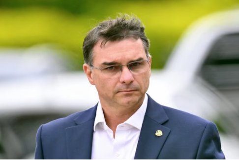 雅伊尔·博索纳罗支持长子参加明年的巴西总统竞选