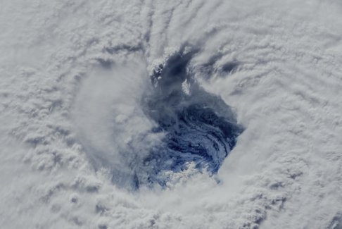 台风形成的原因是什么？台风形成的条件有哪些？