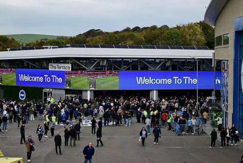 布莱顿在球迷愤怒后改变主意 不再建纪念墙