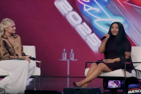 妮琪·米娜称赞特朗普“英俊潇洒” 称JD·万斯为“刺