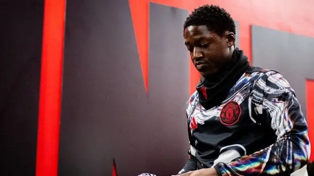 科比·梅努上一次代表曼联在英超联赛中首发是在5月11日对阵西汉姆联的比赛中