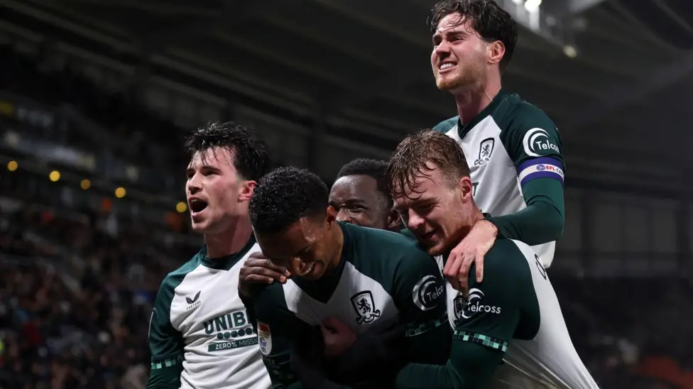 米德尔斯堡球员庆祝他们在客场战胜赫尔城的比赛中打入的一粒进球