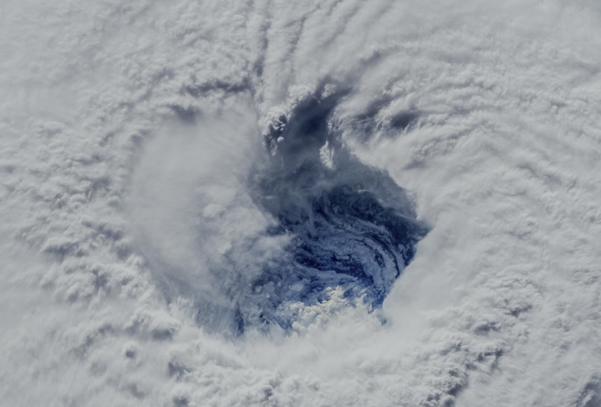 台风形成的原因是什么?台风形成的条件有哪些?