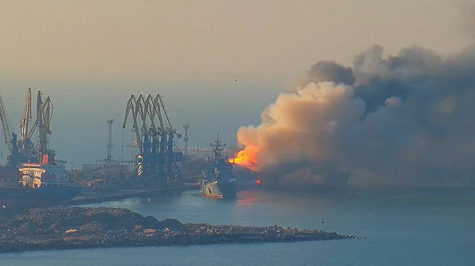 他们说,这些船只是在俄罗斯卡尔梅克共和国沿海地区遭到袭击的。