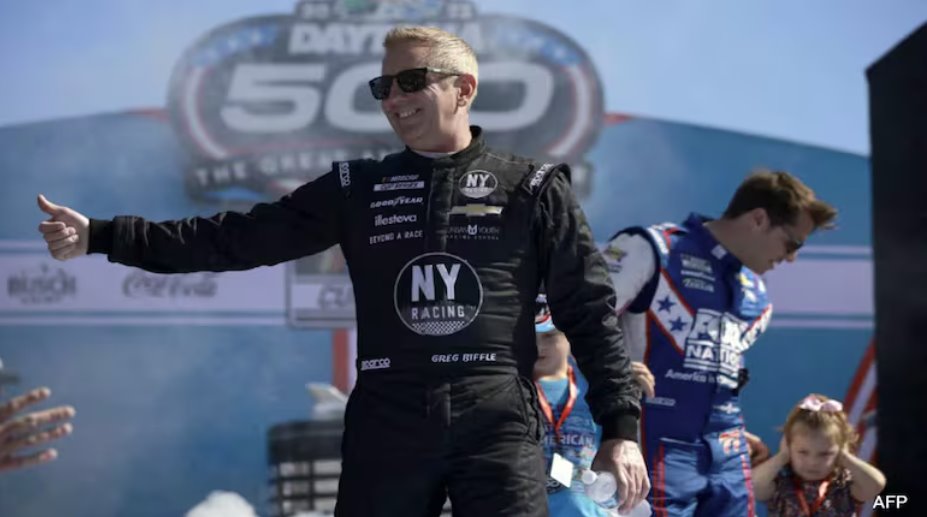 前纳斯卡车手格雷格&middot;比弗尔及其家人在喷气式飞机坠毁事故中遇难，共7人死亡。