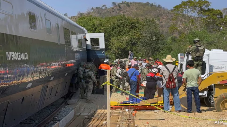 墨西哥火车脱轨致13人死亡98人受伤