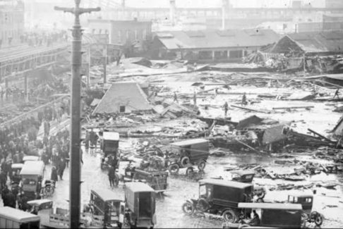 1919年的今天，波士顿遭受致命糖蜜洪水的袭击