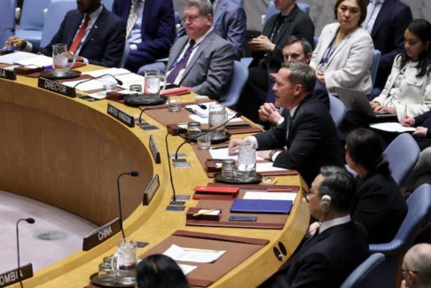 美国在联合国警告伊朗“所有选项都在考虑范围内”