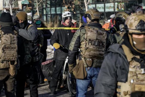 美国明尼阿波利斯枪击案声明称特工担心生命安全开