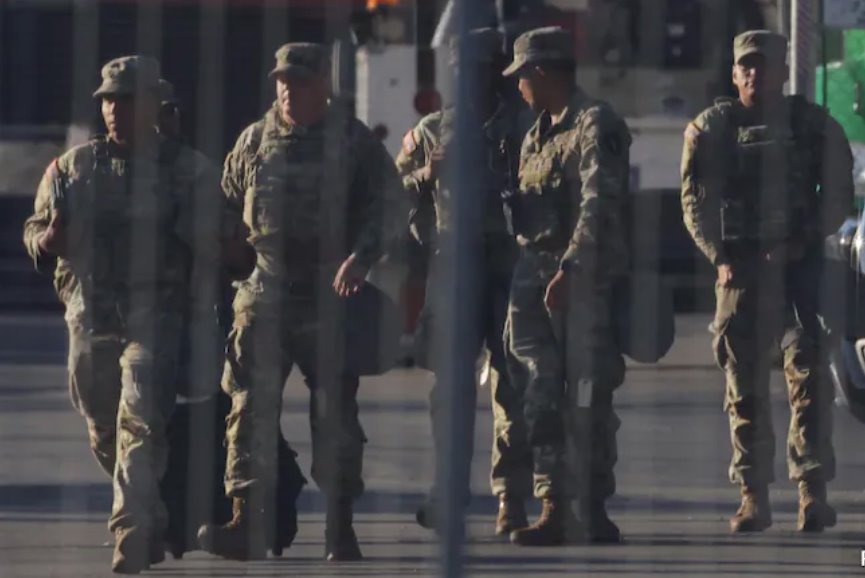 数百名来自加利福尼亚州和俄勒冈州的士兵被部署到波特兰