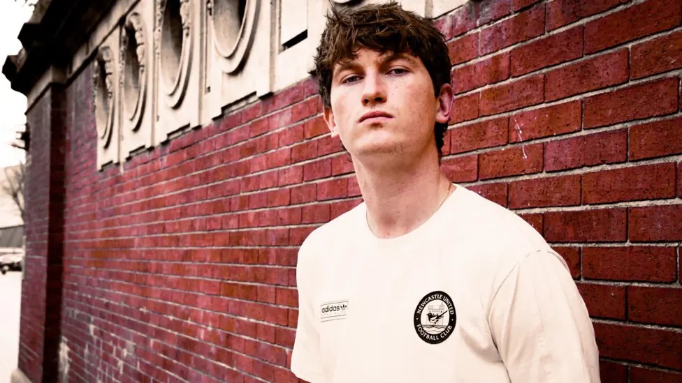 本轮比赛预测嘉宾安德鲁&middot;库辛