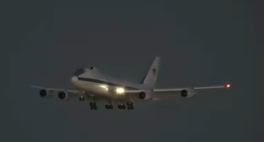 美国&ldquo;末日飞机&rdquo;波音E-4B飞机51年后罕见现身洛杉矶