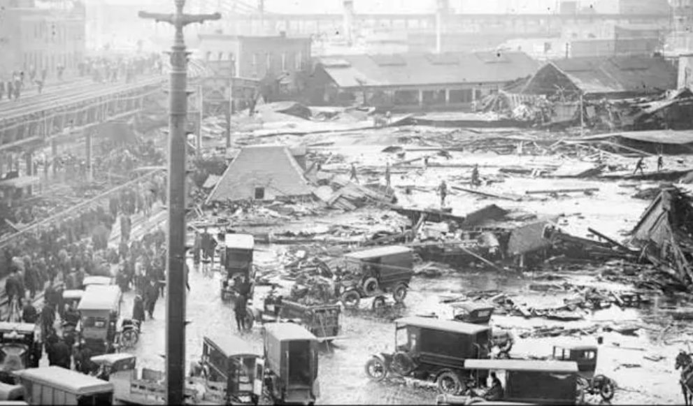 这场灾难发生在波士顿商业街的 Purity Distilling Company