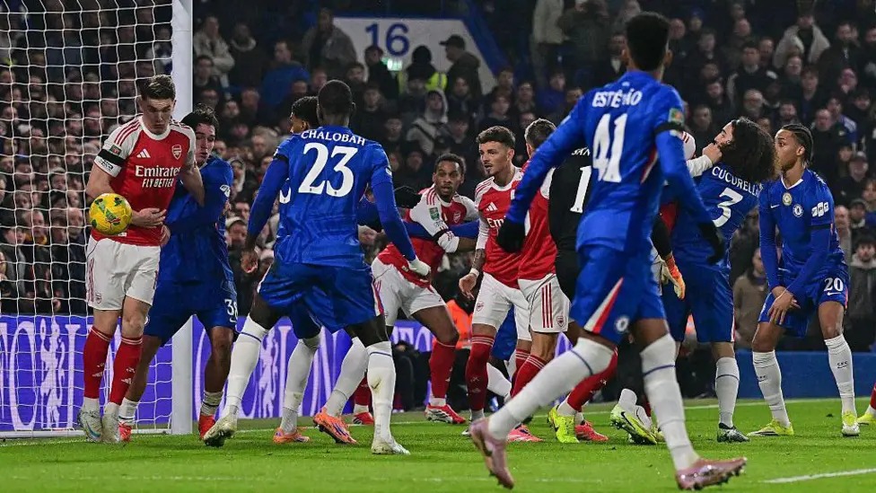 VAR判定维克托&middot;吉约克雷斯的越位对马克&middot;吉乌没有影响，因为本&middot;怀特打进了阿森纳的首粒进球。