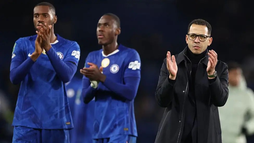 利亚姆&middot;罗塞尼奥（右）于1月6日被任命为切尔西主教练，接替恩佐&middot;马雷斯卡。