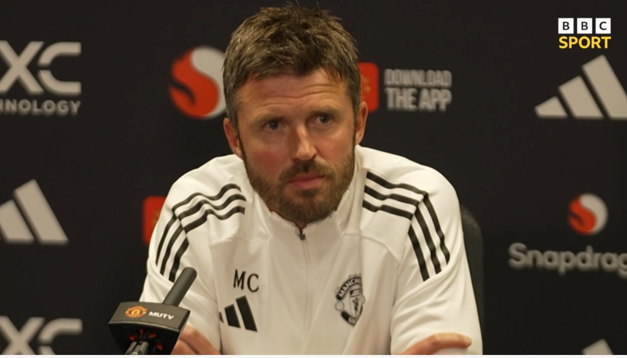 迈克尔&middot;卡里克在曼联的首场新闻发布会上