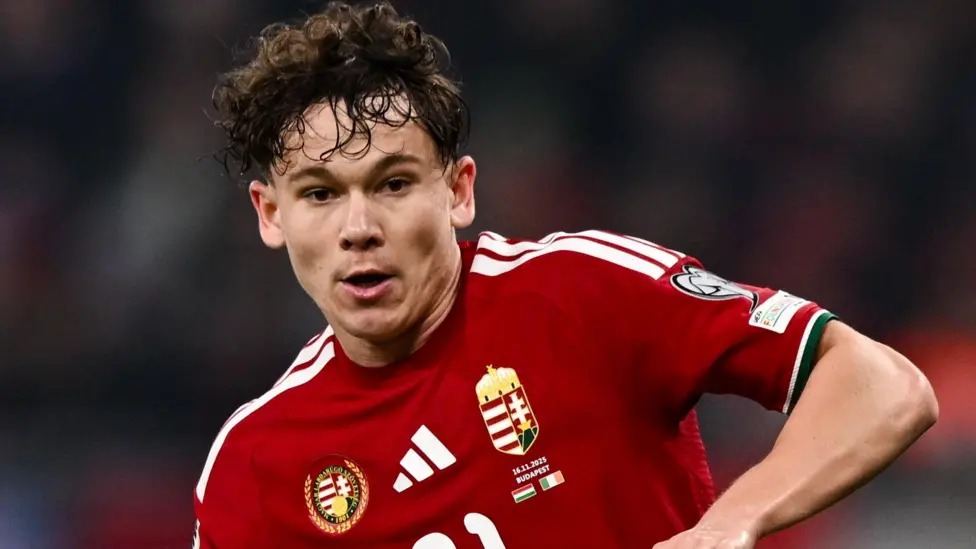 托特是继米洛斯&middot;克尔凯兹之后第二位效力于伯恩茅斯的匈牙利球员