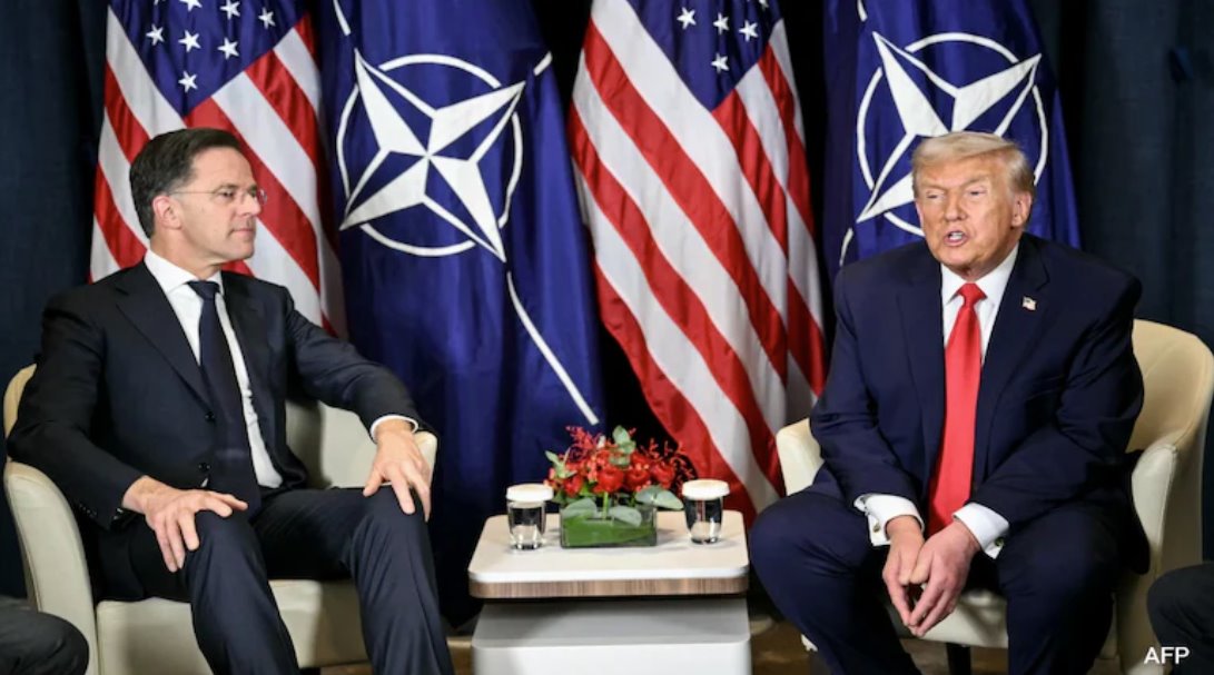 在世界经济论坛期间，唐纳德&middot;特朗普与北约秘书长马克&middot;吕特举行双边会晤。