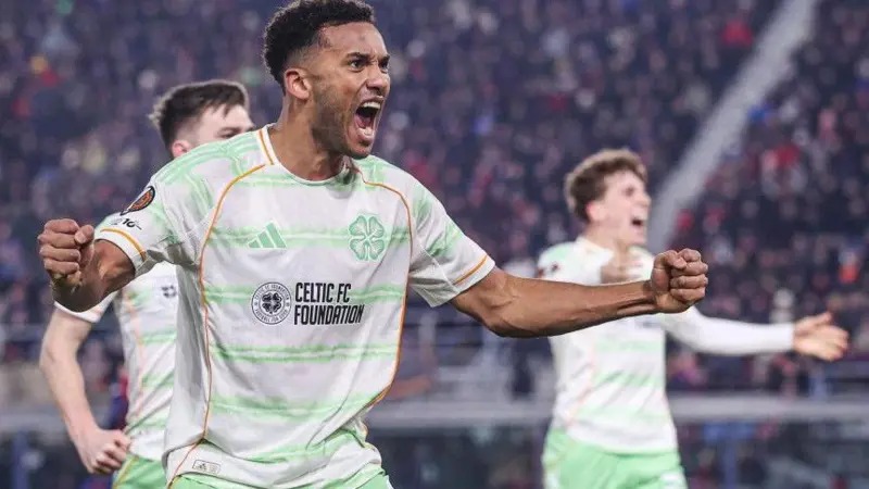 奥斯顿&middot;特拉斯蒂在博洛尼亚打入了凯尔特人的第二个进球