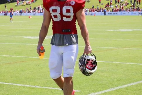 克里斯·萨顿的英超联赛预测VS嘉宾角斗士明星阿波罗