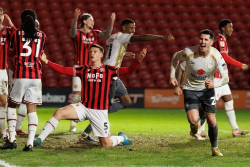 英乙联赛沃尔索尔0-2米尔顿凯恩斯