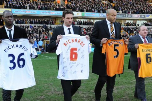 缅怀理查兹逝世15周年