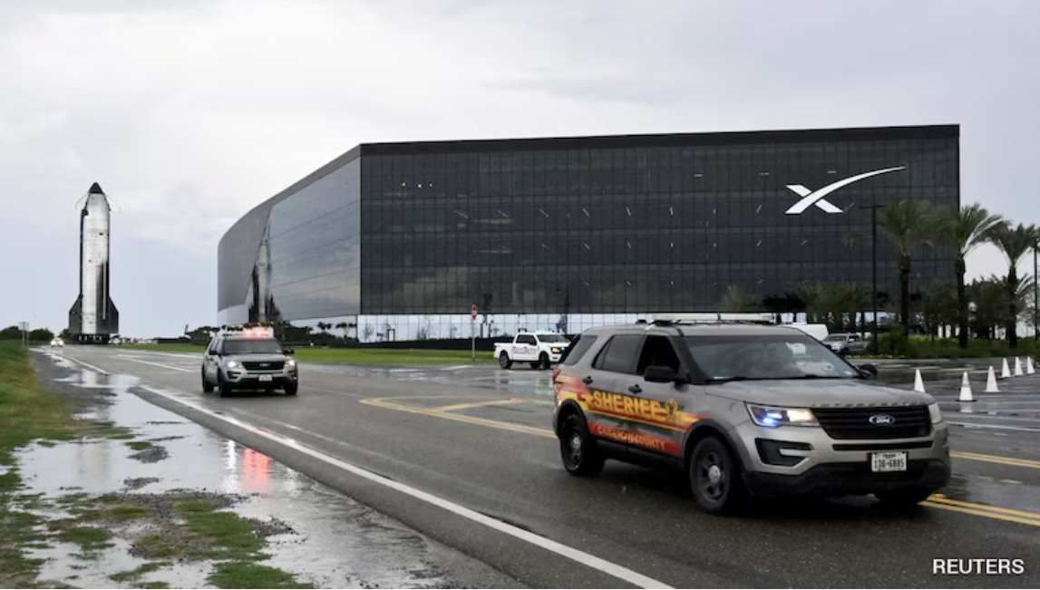 马斯克的SpaceX将与xAI合并，合并后的估值将达到1.25万亿美元。