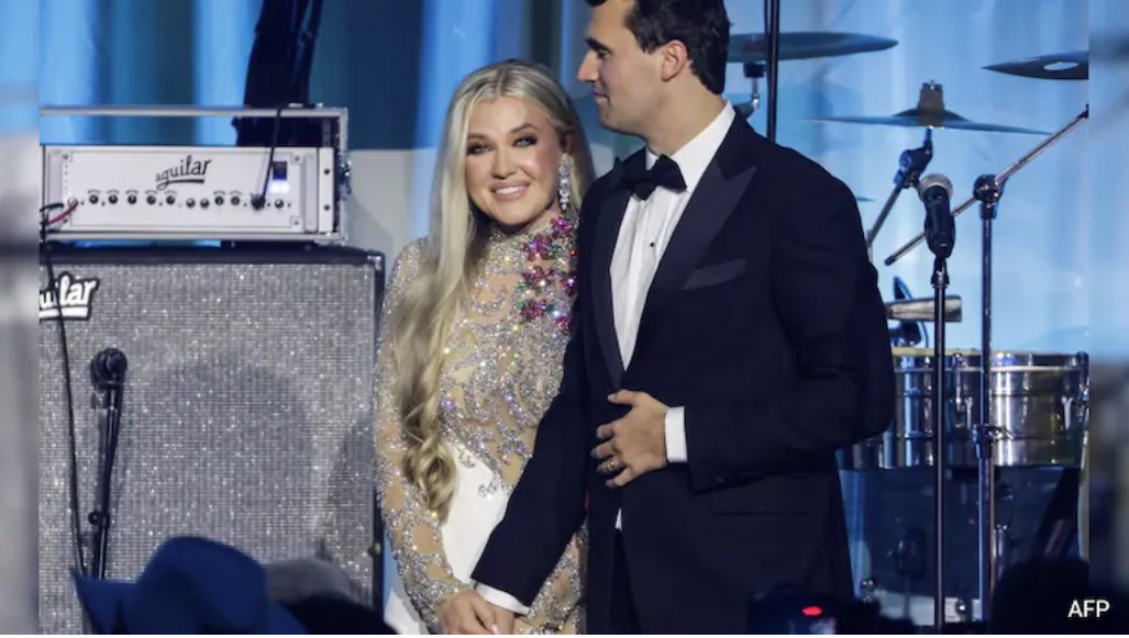 查理·柯克的妻子埃里卡·柯克也出席了此次活动