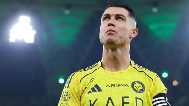 C罗是皇家马德里队史最佳射手,在438场比赛中攻入450球。